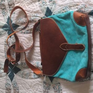 Leather shoulder bag